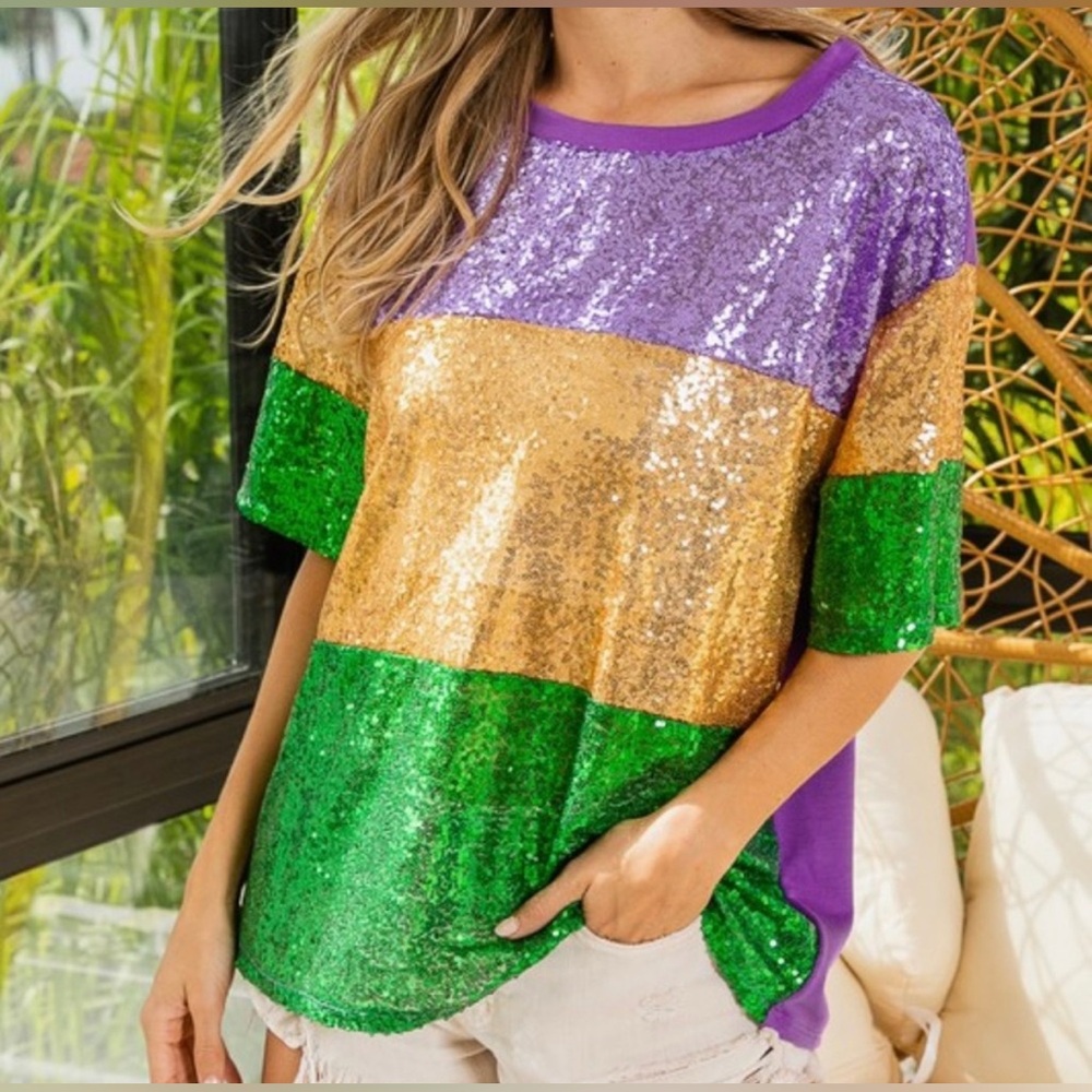 Festive sequined Mardi Gras tee— FAST ship
💜💚💛